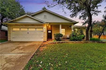 8608 Ganttcrest DR Austin, TX 78749