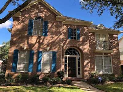 1807 Willow Lakes Dr Sugar Land, TX 77479