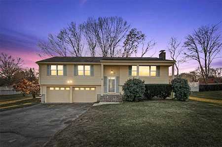 6 Peach Blossom Ln Smithfield, RI 02828