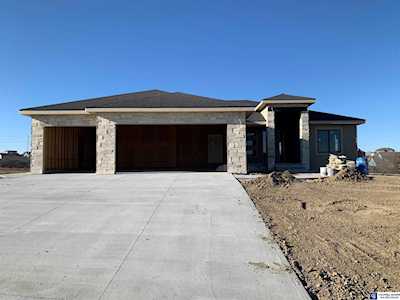 11058 PORTAGE Dr Papillion, NE 68046