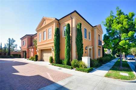 76 Gardenstone Irvine, CA 92620