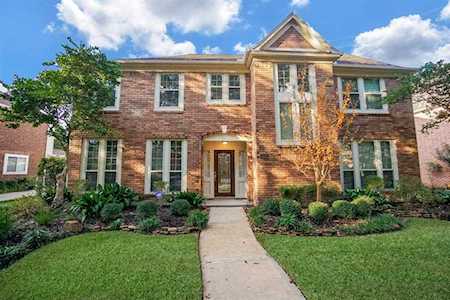 160 N Hall Dr Sugar Land, TX 77478