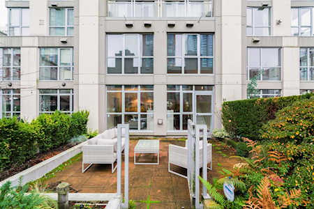 1238 Richards Street #202 Vancouver, BC V6B 6M6