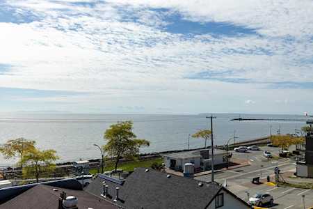 15480 Victoria Avenue White Rock, BC V4B 1H5