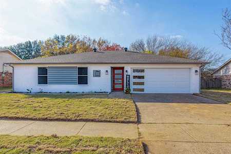 2306 Woodside Drive Arlington, TX 76016