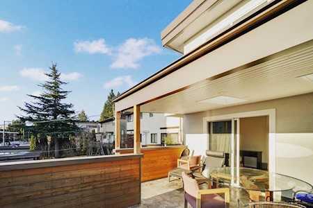 4th E Street Street #375/373 North Vancouver, BC V7L 1J3