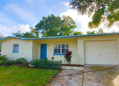 12 Lake Shore Dr Palm Harbor, FL 34684