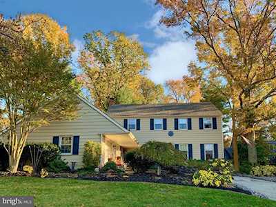 123 Weston Dr Cherry Hill, NJ 08003