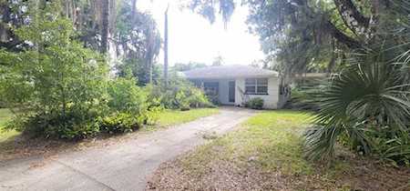 1313 E Cherry St Plant City, FL 33563