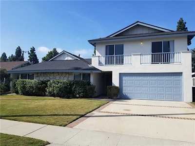 3073 Johnson Ave Costa Mesa, CA 92626