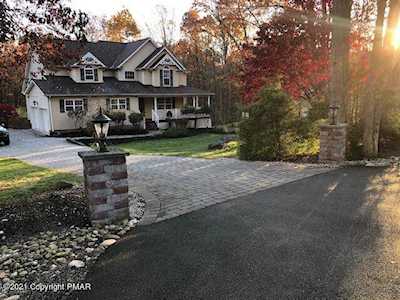 492 Sassafrass Way Stroudsburg, PA 18360