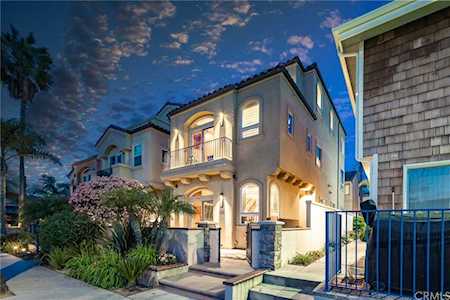 120 9th St Huntington Beach, CA 92648