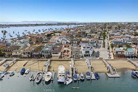125 E Bay Front Newport Beach, CA 92662