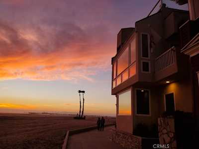 1513 Seal Way Seal Beach, CA 90740