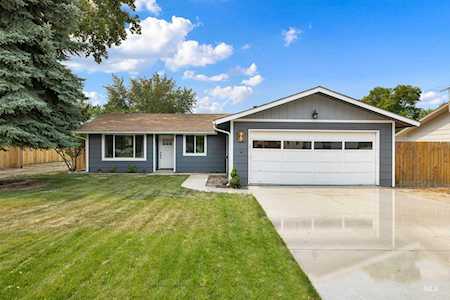 99 S Riverview St Eagle, ID 83616
