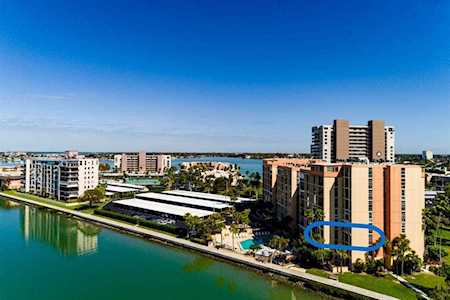 7400 Sun Island Dr S #302 South Pasadena, FL 33707