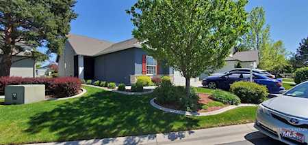 2334 N Crooked Creek Lane Meridian, ID 83646