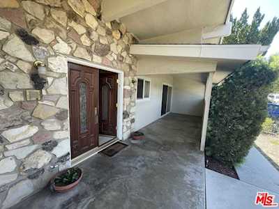 23540 Kivik St Woodland Hills, CA 91367