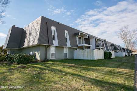 1106 La Fontenay Ct Louisville, KY 40223