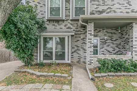 602 Essex Place Euless, TX 76039