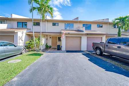 4273 NW 76th Ave Davie, FL 33024
