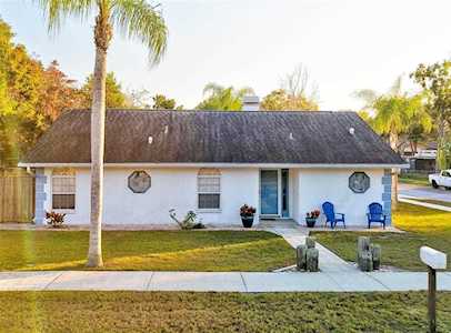 1302 E Lemon St Tarpon Springs, FL 34689