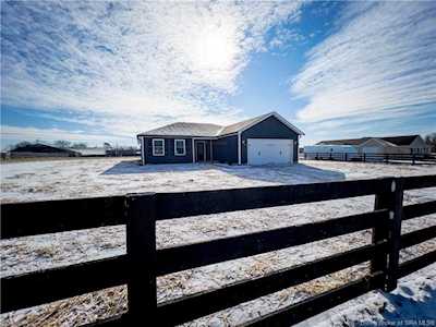 8205 Amelia Ct Charlestown, IN 47111