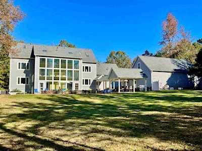12145 Whispering Pines Dr Olive Branch, MS 38654