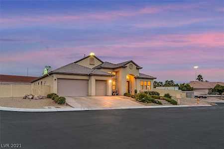 6705 Arville St Las Vegas, NV 89118