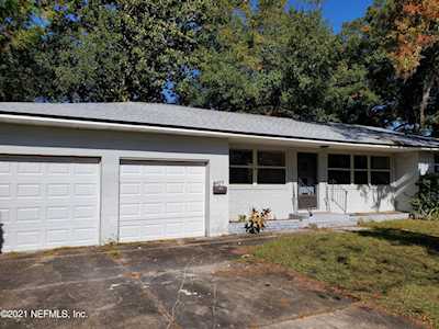 5677 Baywood Ter Jacksonville, FL 32211