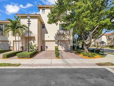111 Stone Harbor Way #F2 Delray Beach, FL 33444