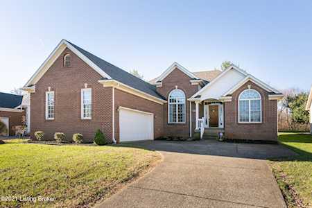 3102 Lake Vista Dr Louisville, KY 40241