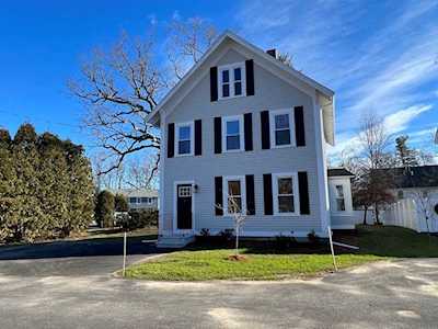 35 Hollis St #1 Pepperell, MA 01463