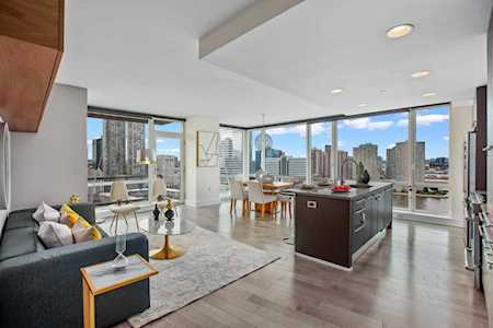2 2nd St #2201 Jersey City, NJ 07302