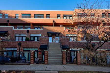 2934 N Riverwalk Dr Chicago, IL 60618