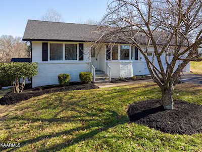 8604 NW Fox Lonas Rd Knoxville, TN 37923