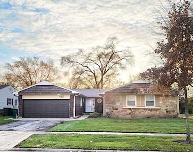 481 Burnt Ember Ln Buffalo Grove, IL 60089