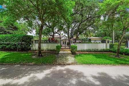 11601 SW 69 Ave Pinecrest, FL 33156