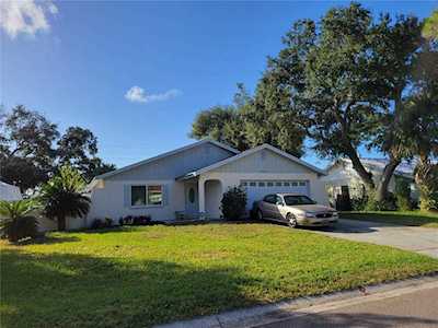 2084 Victory Ave Largo, FL 33770