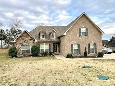 1124 Rivercrest Dr Murfreesboro, TN 37129
