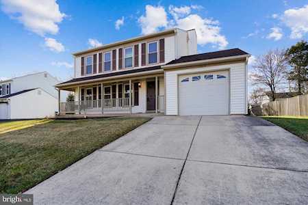 14619 Lock Dr Centreville, VA 20120