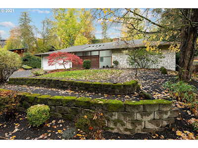 7085 SW Raleighwood Ln Portland, OR 97225