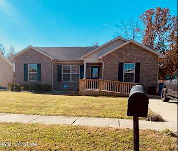 846 Tecumseh Dr Shepherdsville, KY 40165