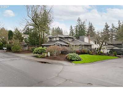 4966 Galen St Lake Oswego, OR 97035