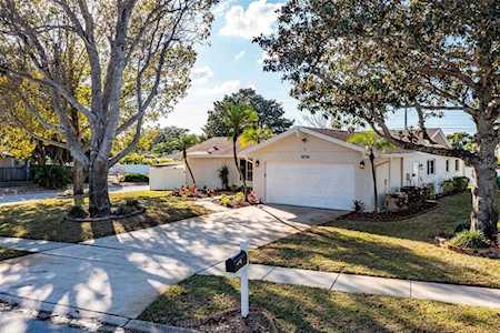 10730 Del Prado Dr W Largo, FL 33774