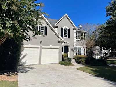 1942 Stonehouse Ct Dunwoody, GA 30338