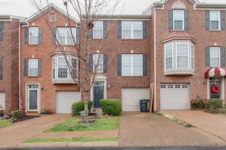 702 Huffine Manor Cir Franklin, TN 37067
