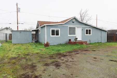 212 Chestnut St Medford, OR 97501