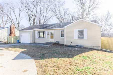 2803 Mccomas Ln N Independence, MO 64050