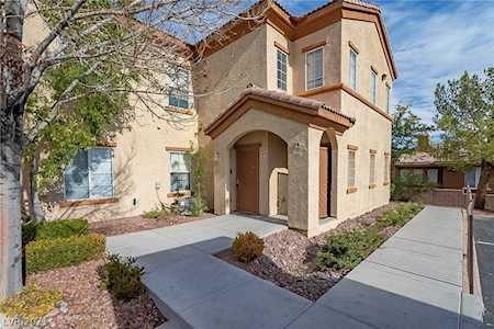 3930 Legend Hills St #104 Las Vegas, NV 89129